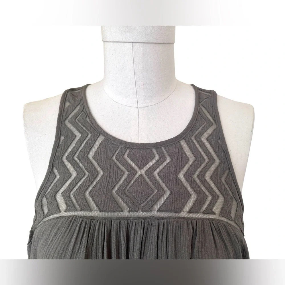 Mossimo - Geometric Mesh Front Swingy Tank in hi-low cut - sleeveless blouse - Picture 3 of 10